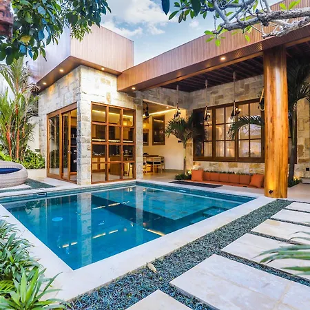 Villa New Batavia - Modern Luxury & Cultural Fusion